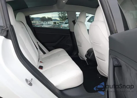 2021 Tesla Model 3 Long Range Dual Motor All-Wheel Drive z USA, uszkodzony, nr VIN 5YJ3E1EB4MF069893